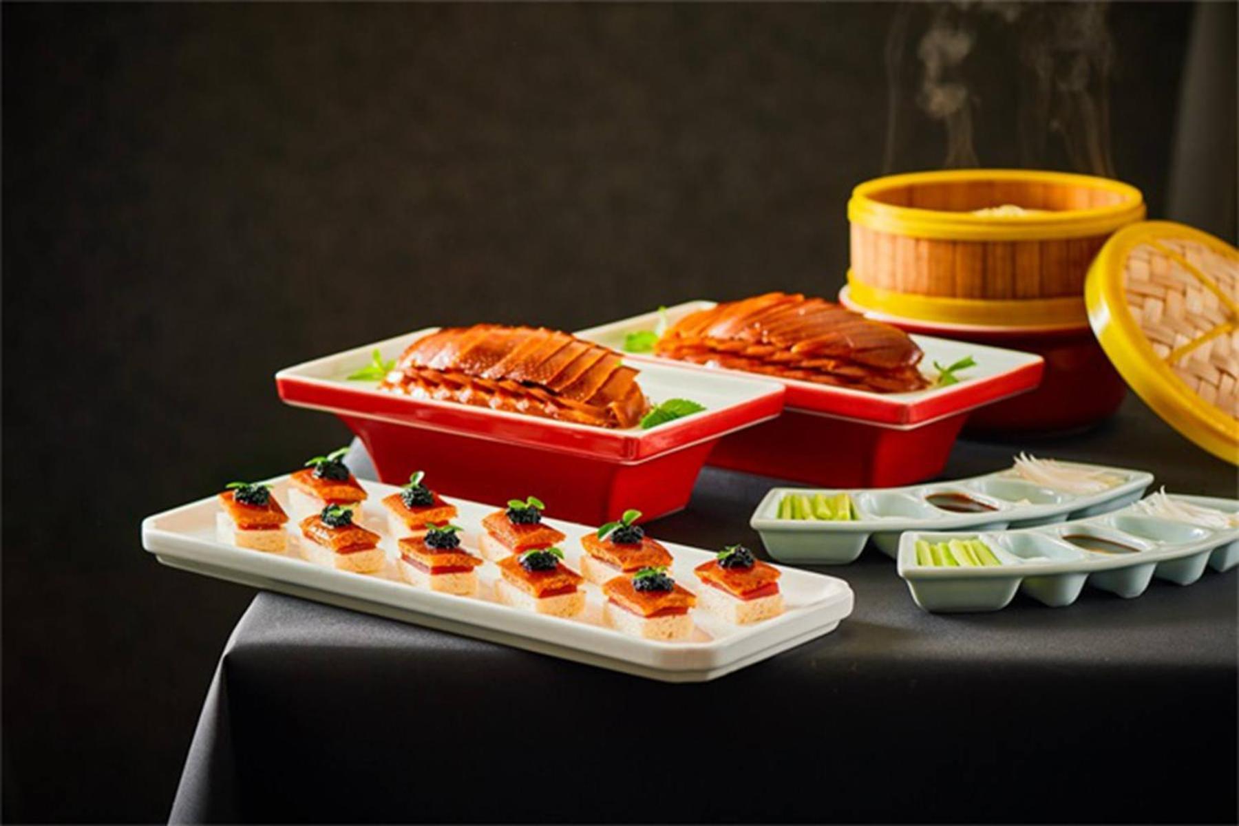 East Sacred Hotel--Very Near Beijing Tiananmen Square ,The Forbidden City,The Temple Of Heaven ,3 Minutes' Walk To Wangfujing Subway ,Located In The Center Of Beijing, Many Shopping Malls Around,Newly Renovated Hotel-Able To Receive Foreign Guests Exteriér fotografie A selection of dim sum